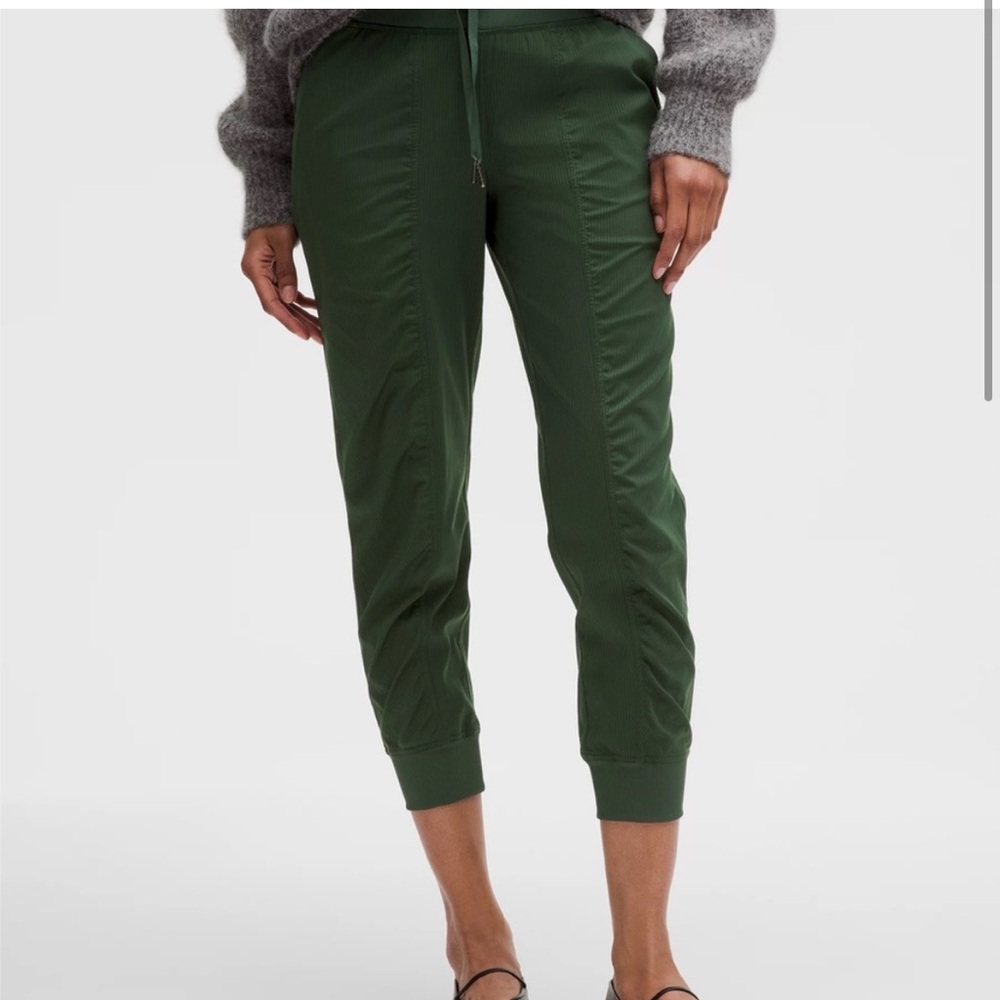 lululemon athletica Dance Studio 7/8 Mid-rise Pants